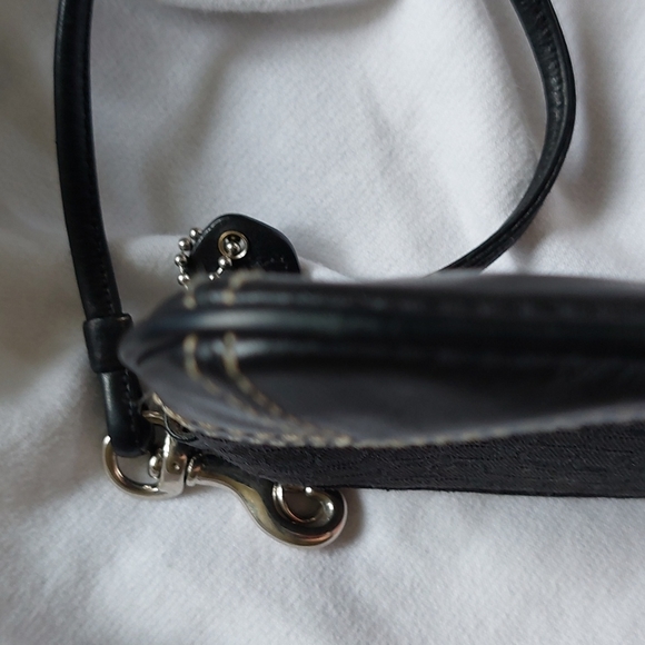 Coach Wristlet - Picture 5 of 6